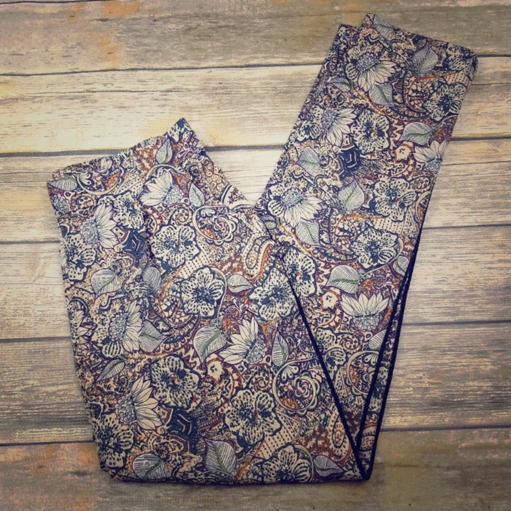 Zara Slim Floral Pants XS ❤️